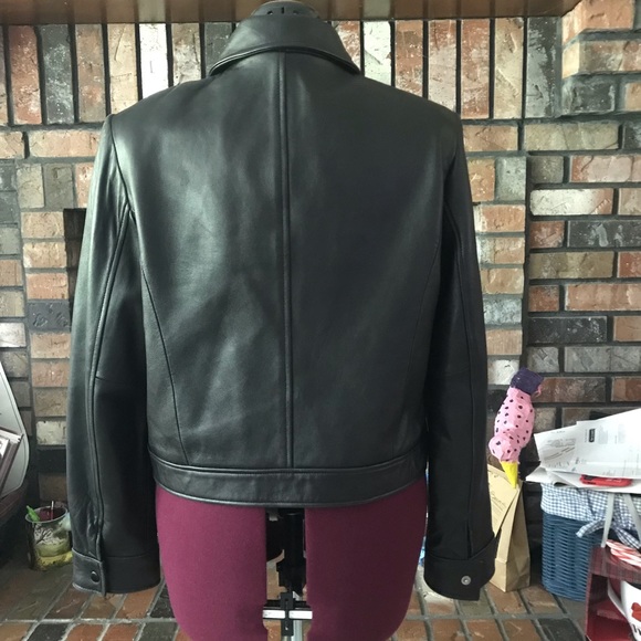 Long-Sleeved Leather Jacket - Picture 2 of 4